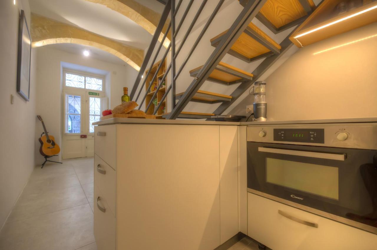 Cute And Modern Duplex Apartment In Ideal Location Rcas1-1 Валета Екстериор снимка