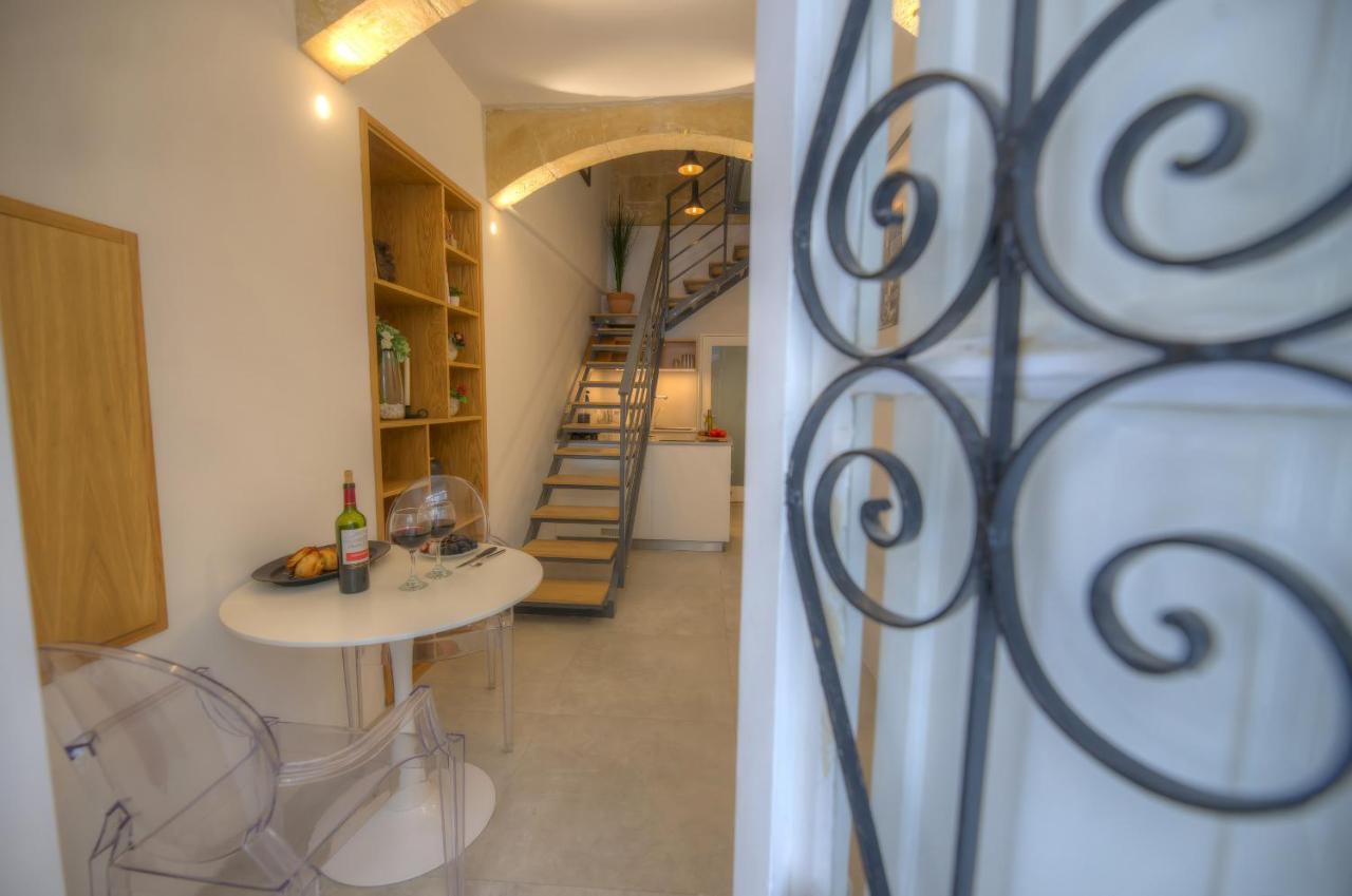 Cute And Modern Duplex Apartment In Ideal Location Rcas1-1 Валета Екстериор снимка